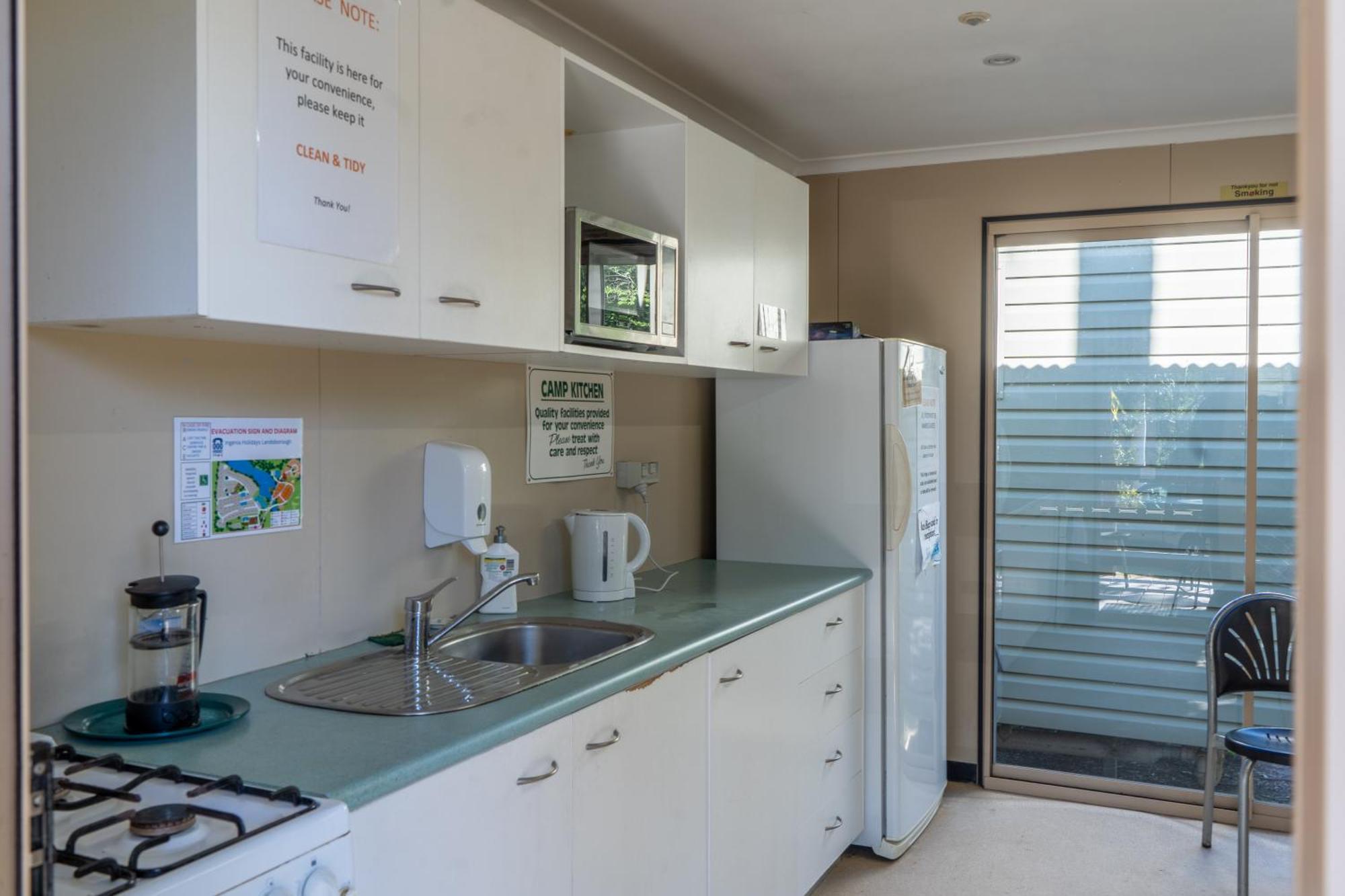 Landsborough Holiday Park Exterior photo